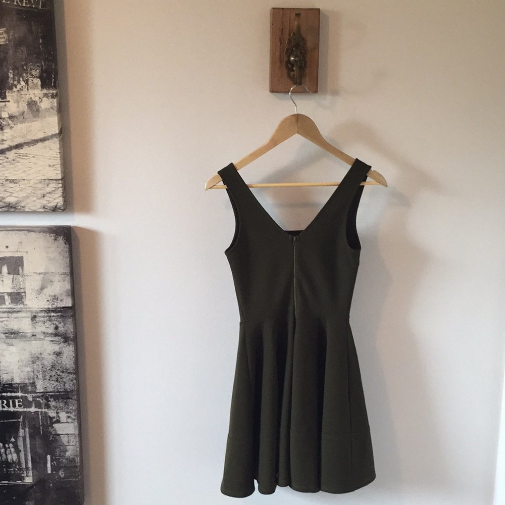NWOT Mystic Los Angeles Olive Green Dress - Picture 6 of 7